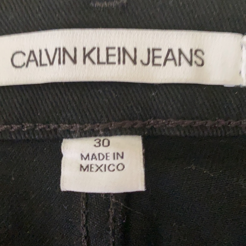Calvin Klein - Picture 7 of 7